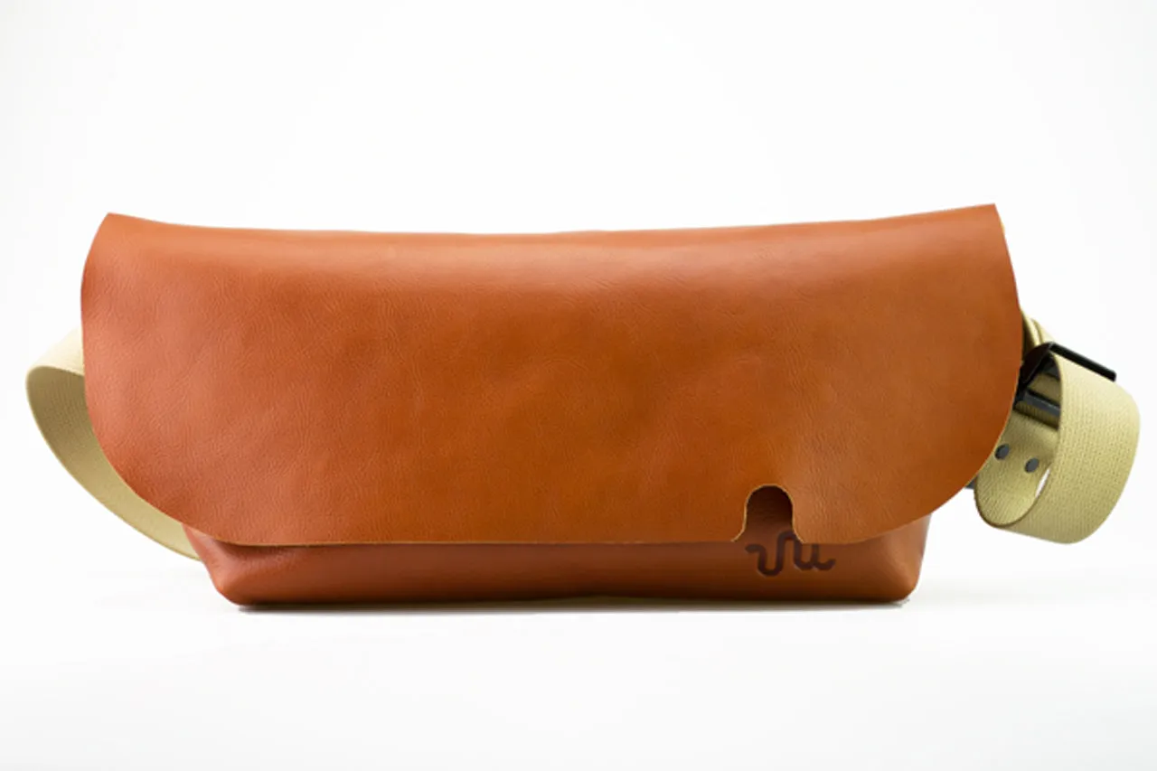 メッセンジャーバッグ (M)/COGNAC-FAS