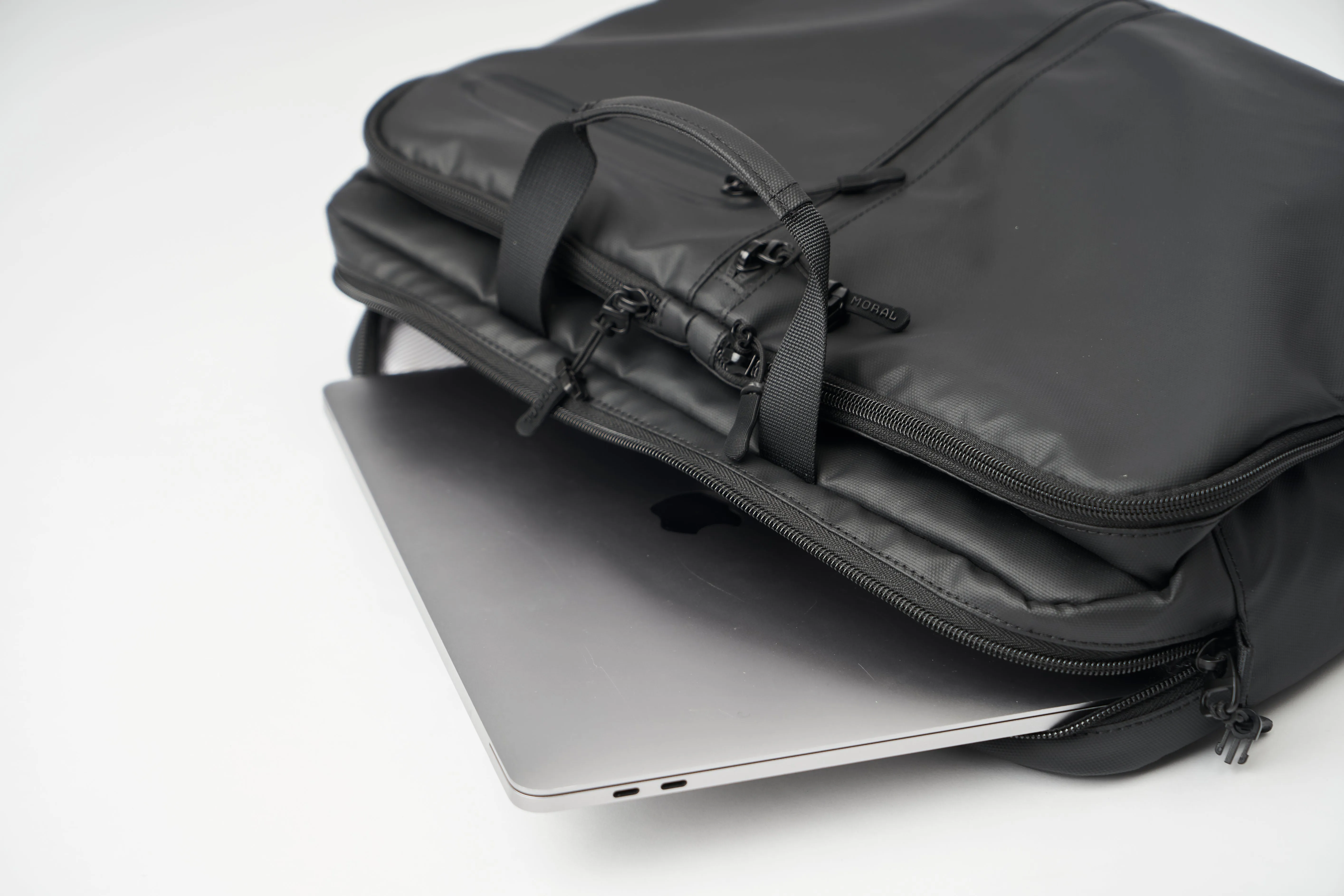 Cecil Trackies Briefcase 17L - Stealth Bomber Edition