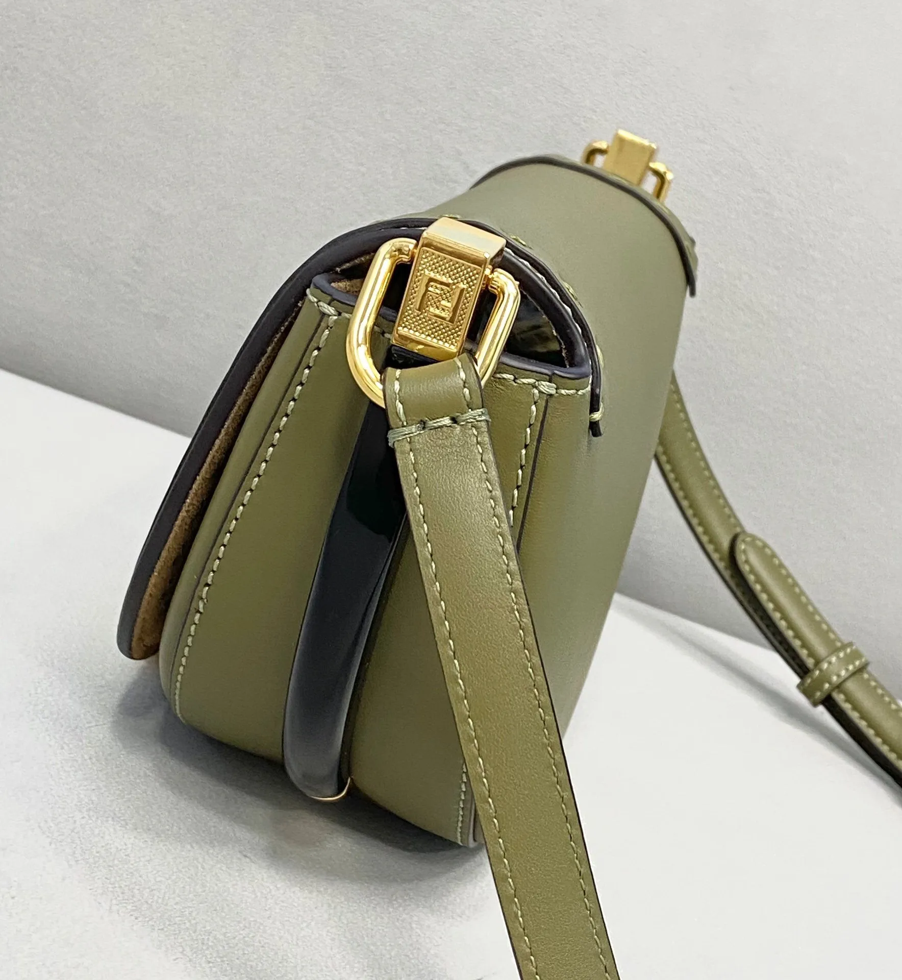 EN   Designer bags by Fendi 060