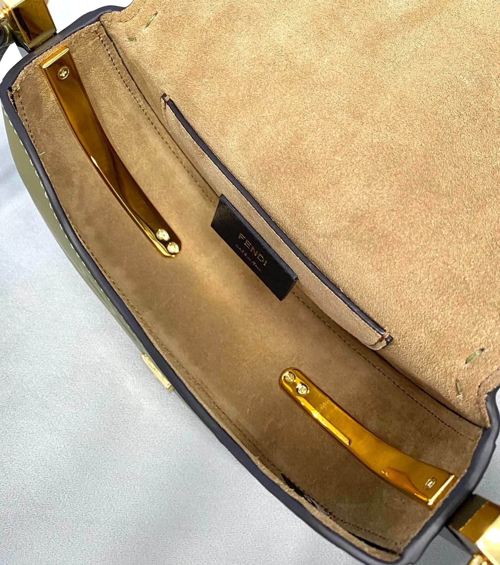 EN   Designer bags by Fendi 060