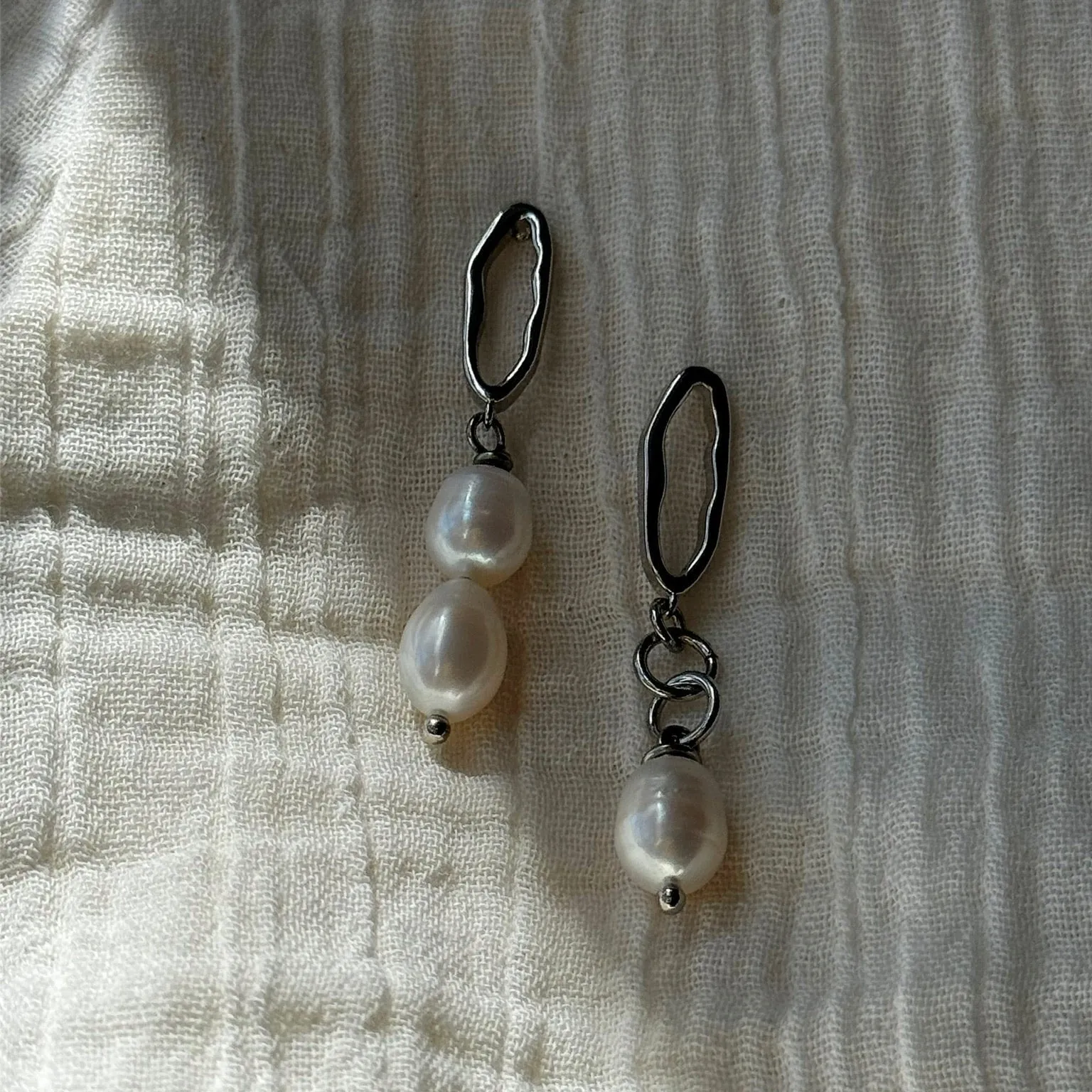 Pearl Drop Mismatched Earrings