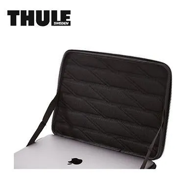 Thule Gauntlet Macbook Pro Sleeve
