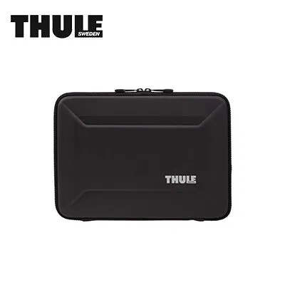 Thule Gauntlet Macbook Pro Sleeve