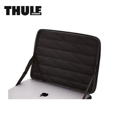 Thule Gauntlet Macbook Pro Sleeve